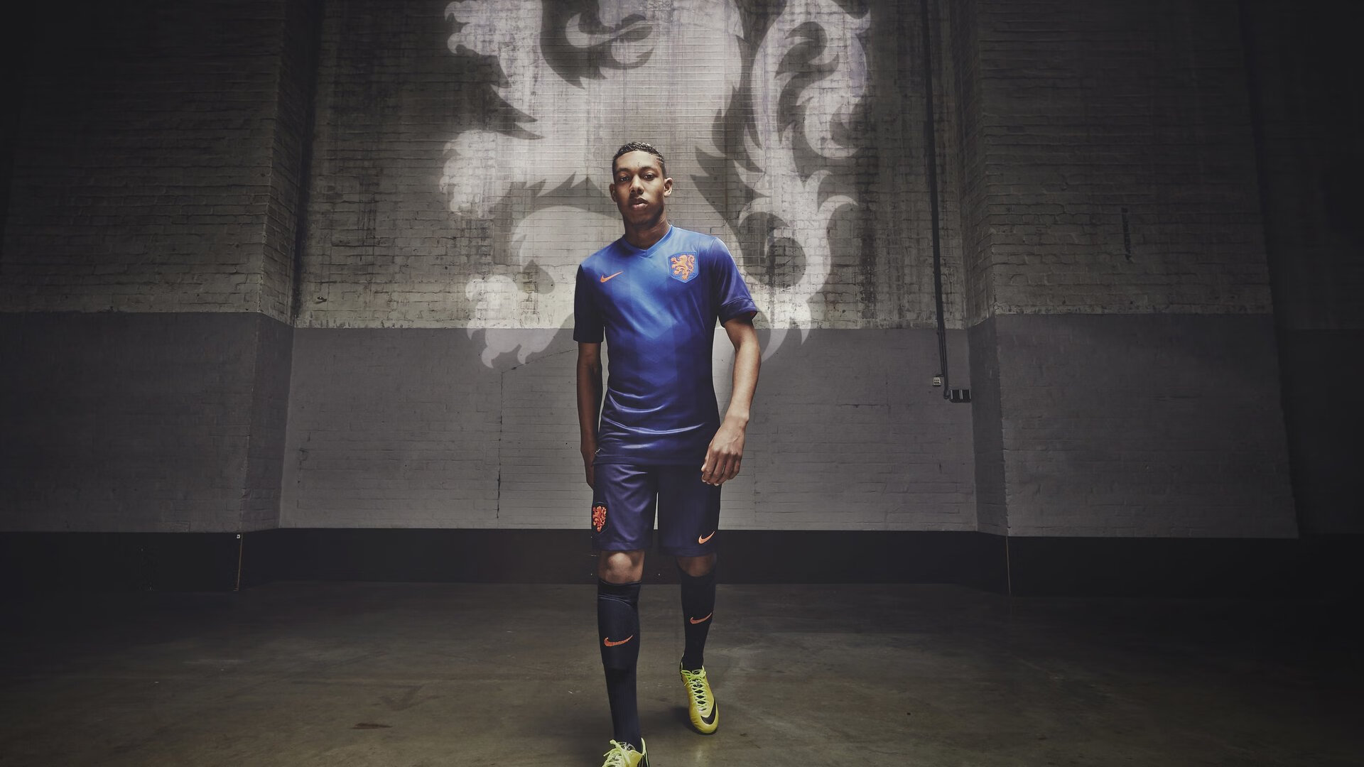 特奥·埃尔南德斯,从米兰边卫到法国尖刀,他如何成为高卢雄鸡的进攻密钥?